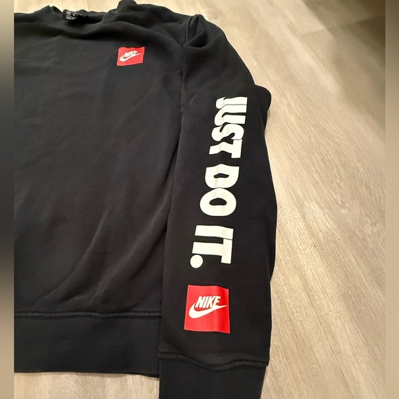 Nike Men's Crewneck Sweatshirt - Picture 4 of 5